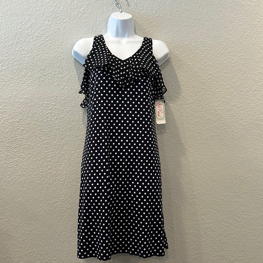 NWT Ivy Road Navy dotted dress with ruffle collar and under shoulder.